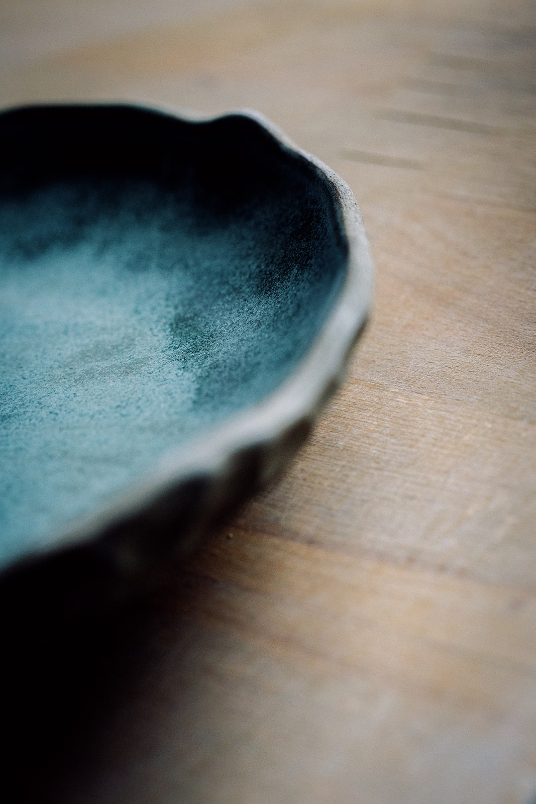 A finished glazed plate